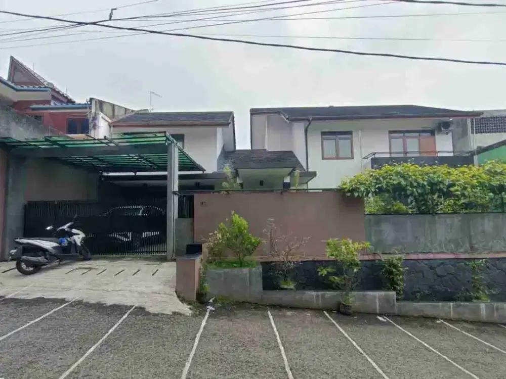 Dijual Rumah Luas Terawat di Cigadung Bandung Utara
