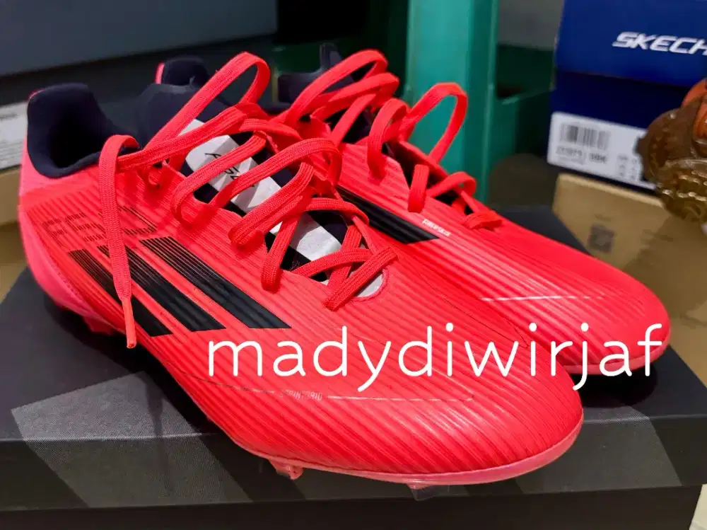 Sepatu Bola Adidas F50
