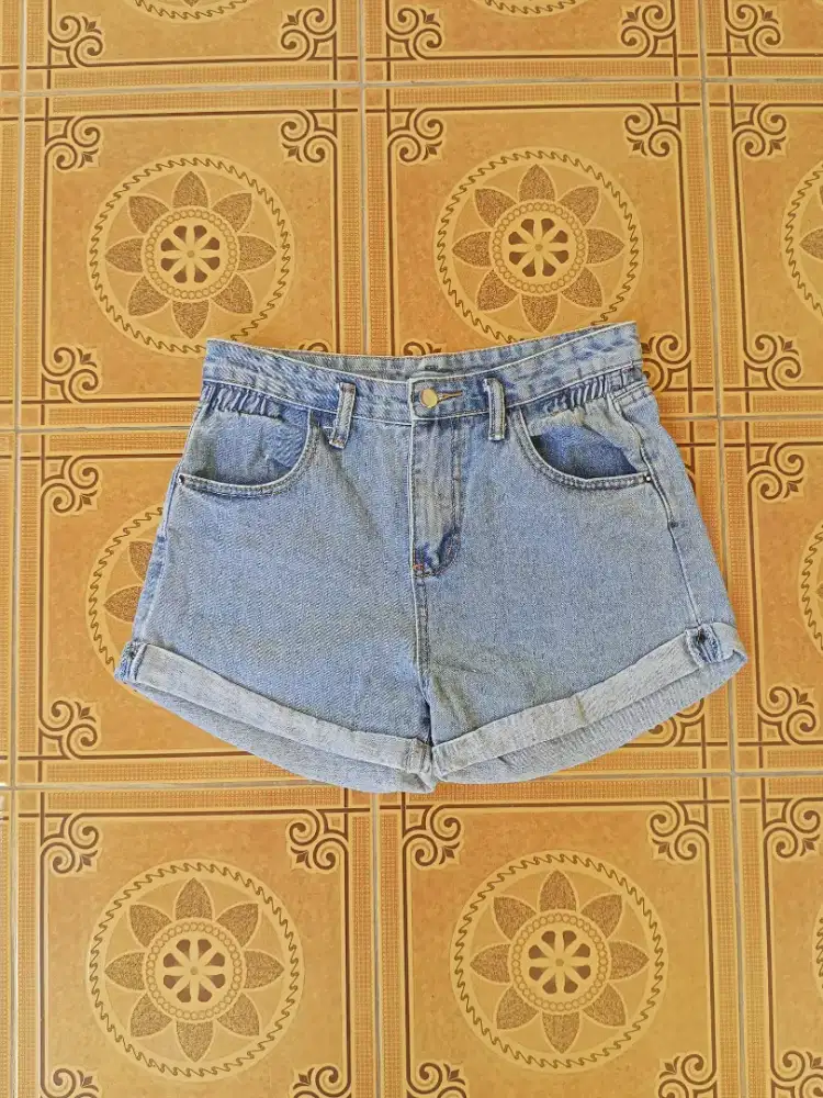 Celana Pendek / Hotpants Jeans Stik Balik (Barang SGP)