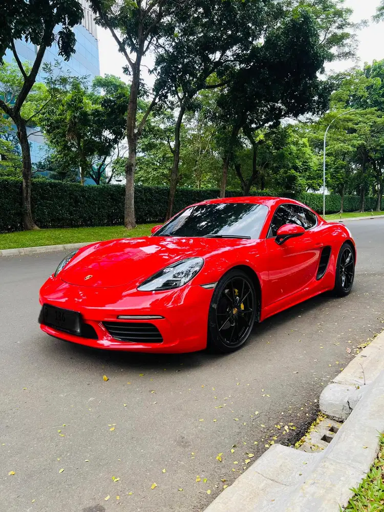 PORSCHE CAYMAN 718 FULL SPEC