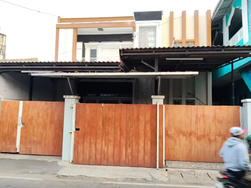 Rumah Luas SHM 11 Menit ke RSUD Kalideres 2 Lantai Dibantu KPR J-39187