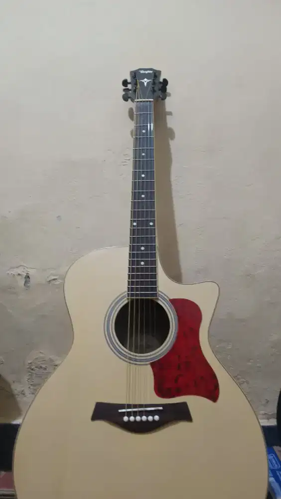 Gitar custom akustik