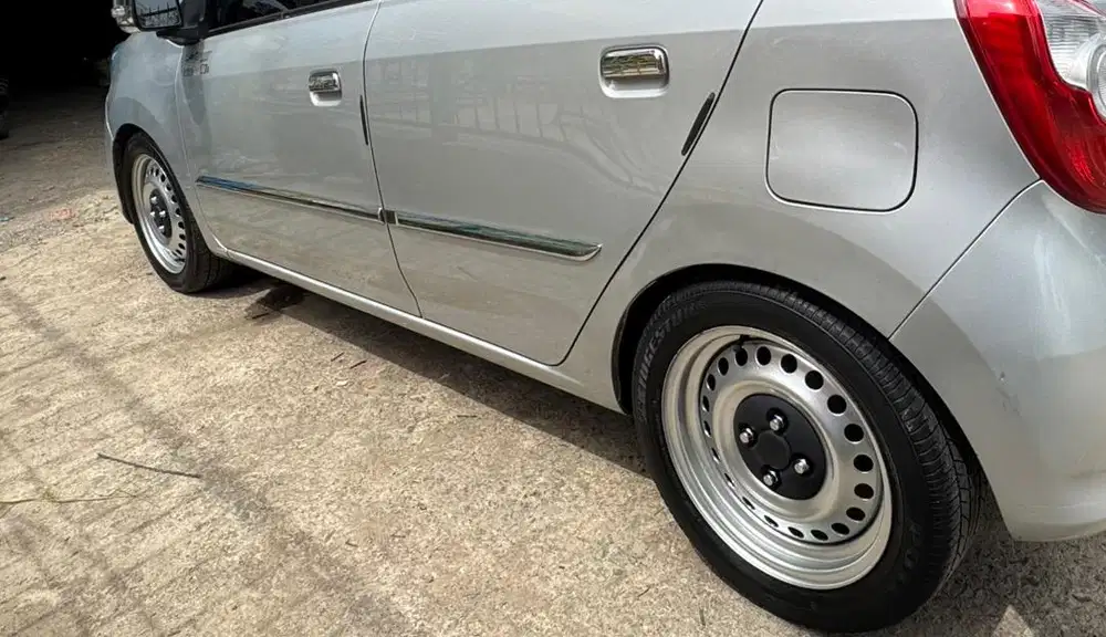 Velg kaleng R15 4x100 custom celong dikit belakang