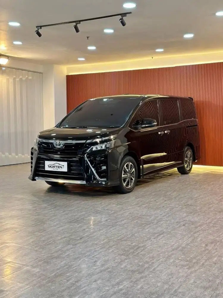 Toyota Voxy 2.0 AT Tahun 2019 Km 44 Rb