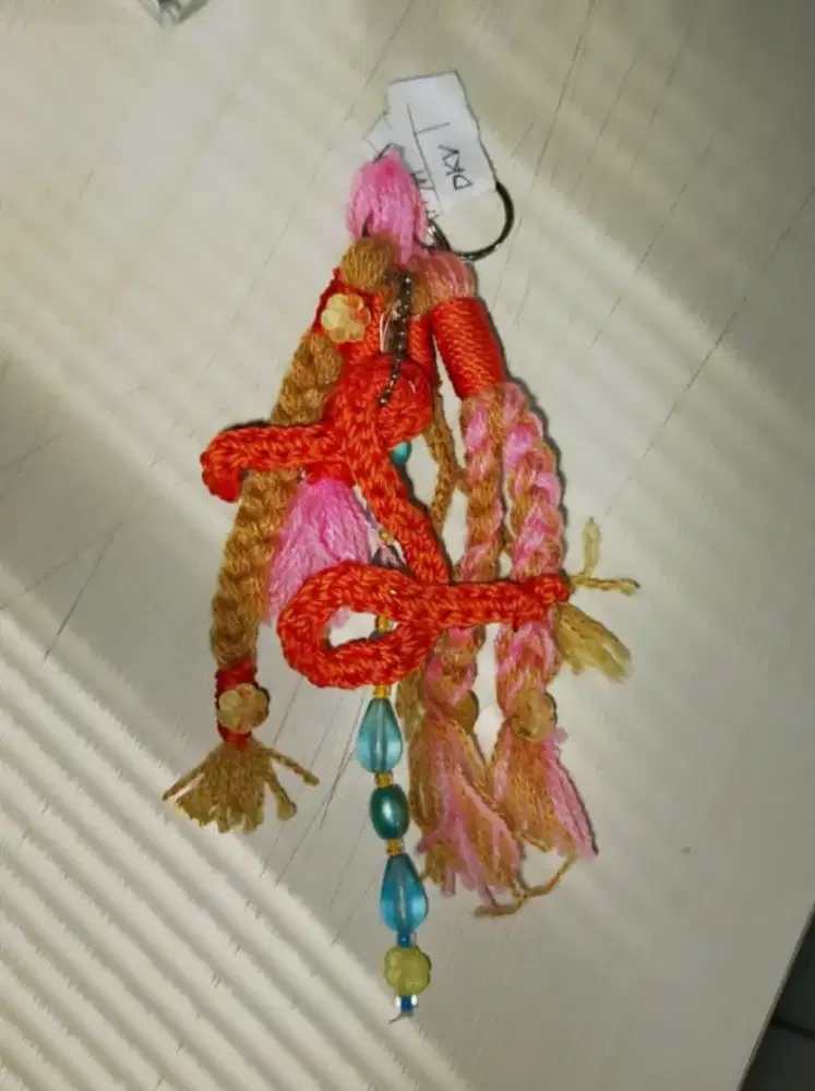 Gantungan Kunci rajut Craft J