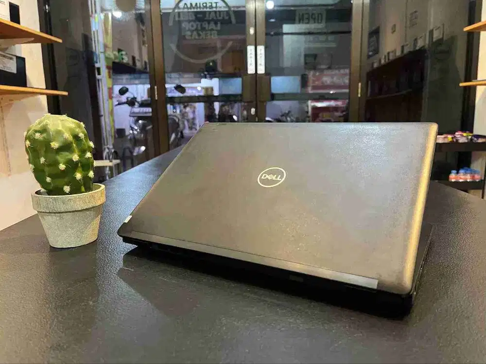 LAPTOP DELL LATITUDE 5290 //12.5 INCH//CORE i5 GEN8//KEY BACKLIT
