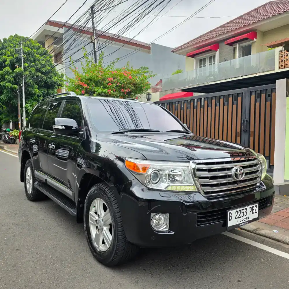 Rapii Banget. Sangat Terawat. Toyota Land Cruiser VX200 ATPM Hitam