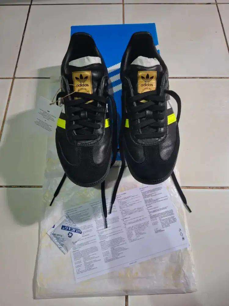 Sepatu Samba OG Original Like New Size 40.5 (Fullset)
1x Pakai