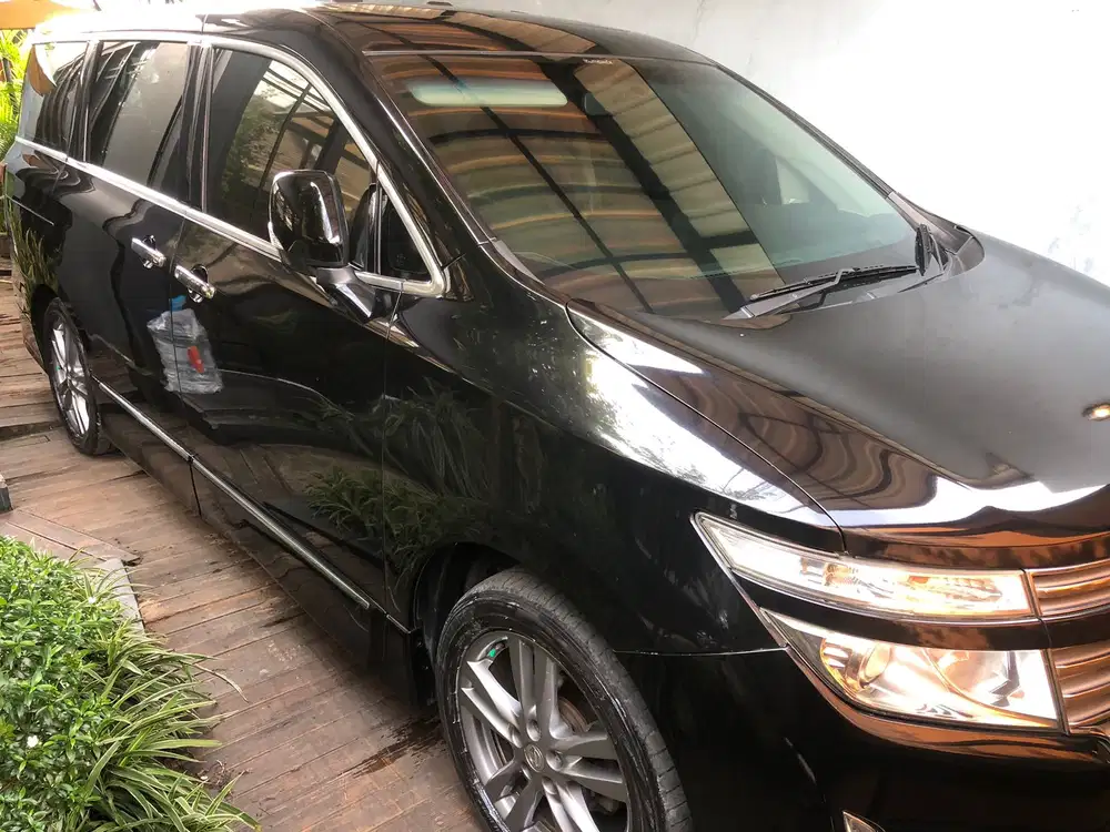 Nissan Elgrand 2011 Bensin