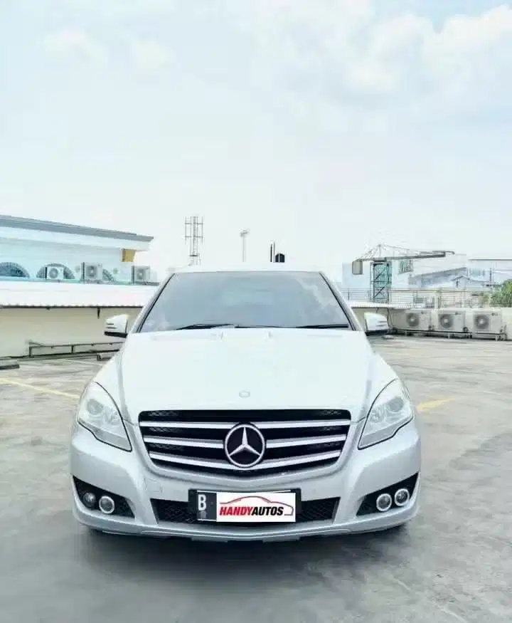 Mercedes Benz R300 Tahun 2010 Automatic Abu-abu Metalik
