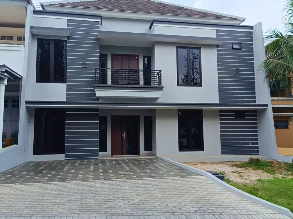 Rumah Modern 400 m² Luas Tanah 300 m² – Dalam Cluster Premium Kota Wisata 370B