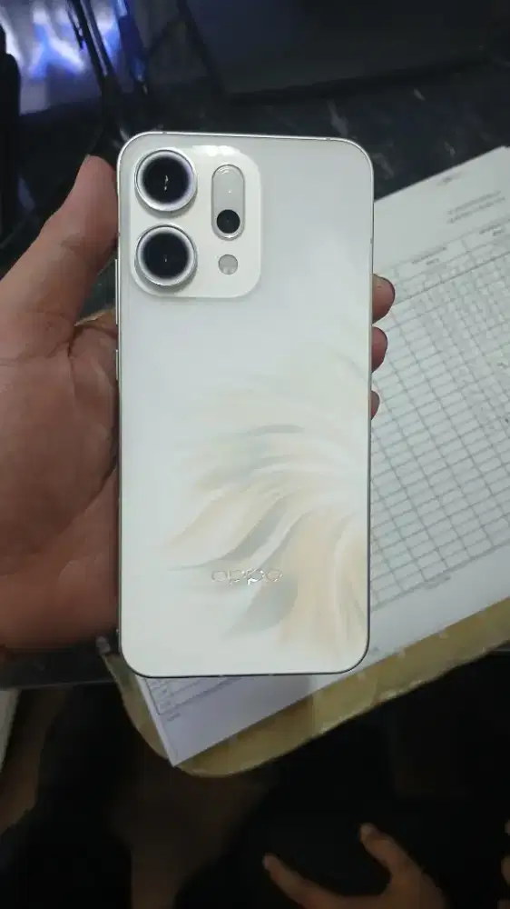 Dijual Oppo Reno 14 5G Ram 12/256 Gb, Warna White motif