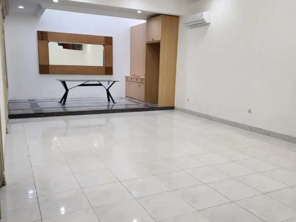 Disewakan Rumah Puri Indah – Jakarta Barat Siap Huni