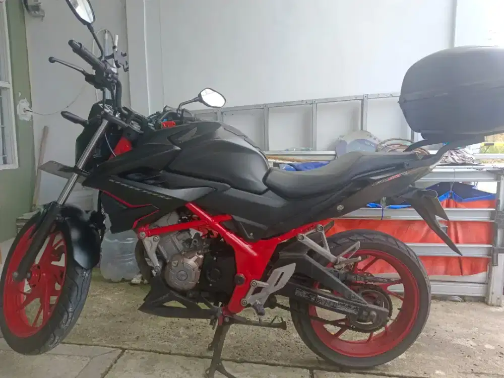 Jual Honda CB 150 R Streetfire 2018