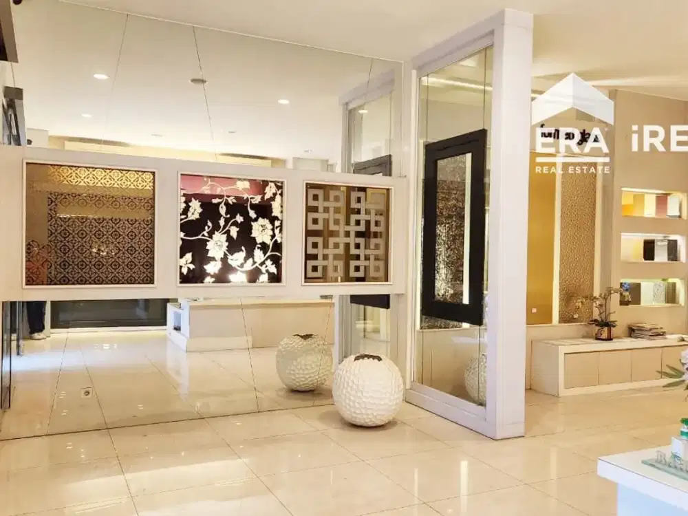 DISEWAKAN RUANG USAHA 3 LANTAI DEKAT PASAR GEDE DAN BALAIKOTA