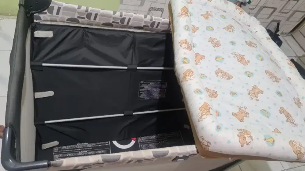 Ranjang Bayi Lipat