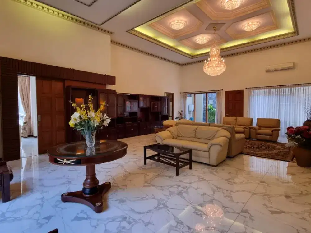 RUMAH MEWAH DIJUAL DI SOLO DEKAT SOLO GRAND MALL