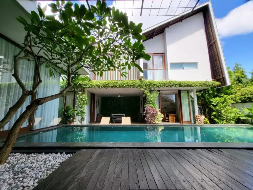 MODERN MINIMALIST VILLA IN PURI GADING JIMBARAN - FULLY FURNISHED