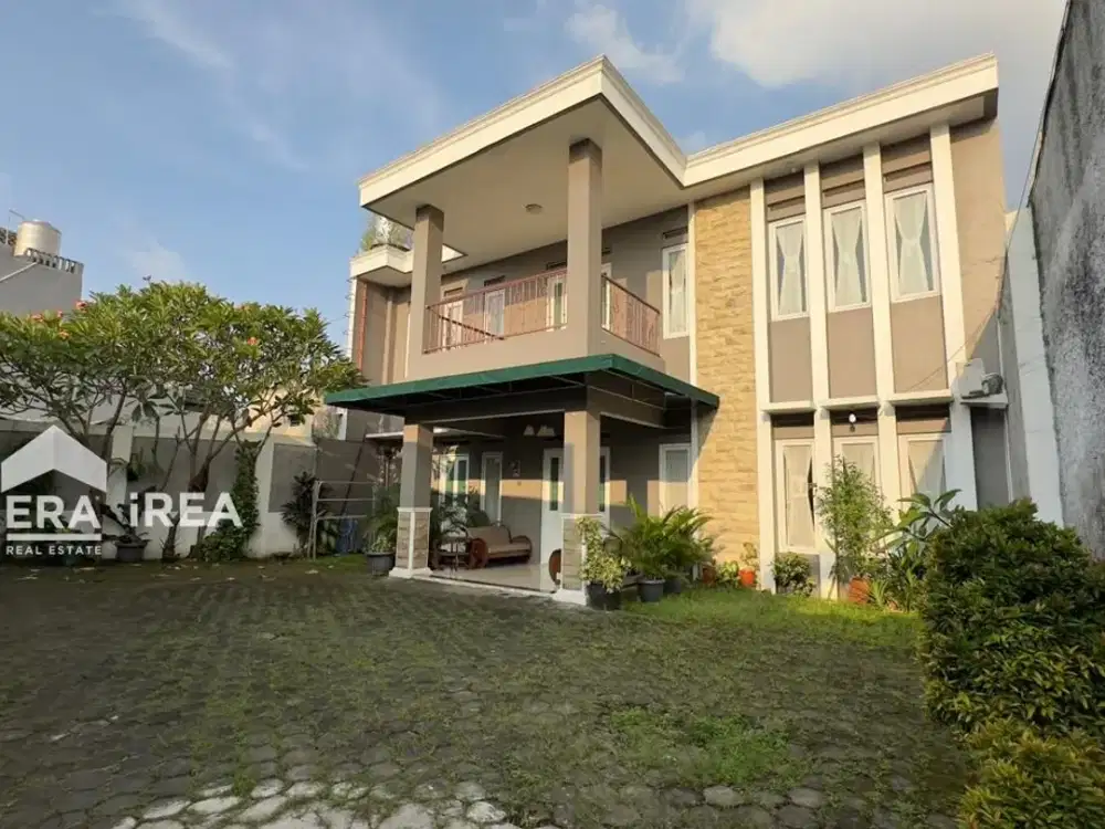 RUMAH DIJUAL DI SOLO DEKAT PASAR HARJODAKSINO SINGOSAREN PLAZA