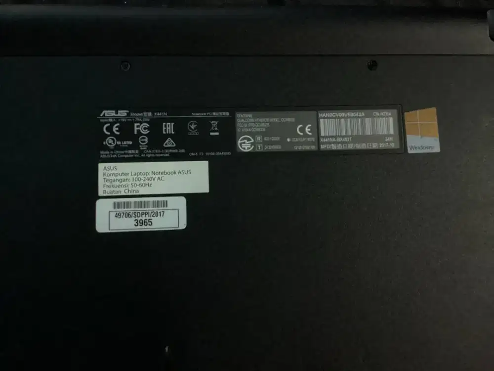 laptop Asus x441n poris