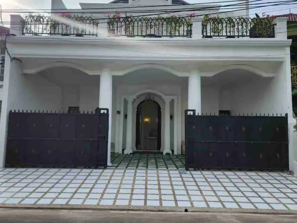 Rumah Brand new Classic With private pool Pondok Indah Jakarta Selatan