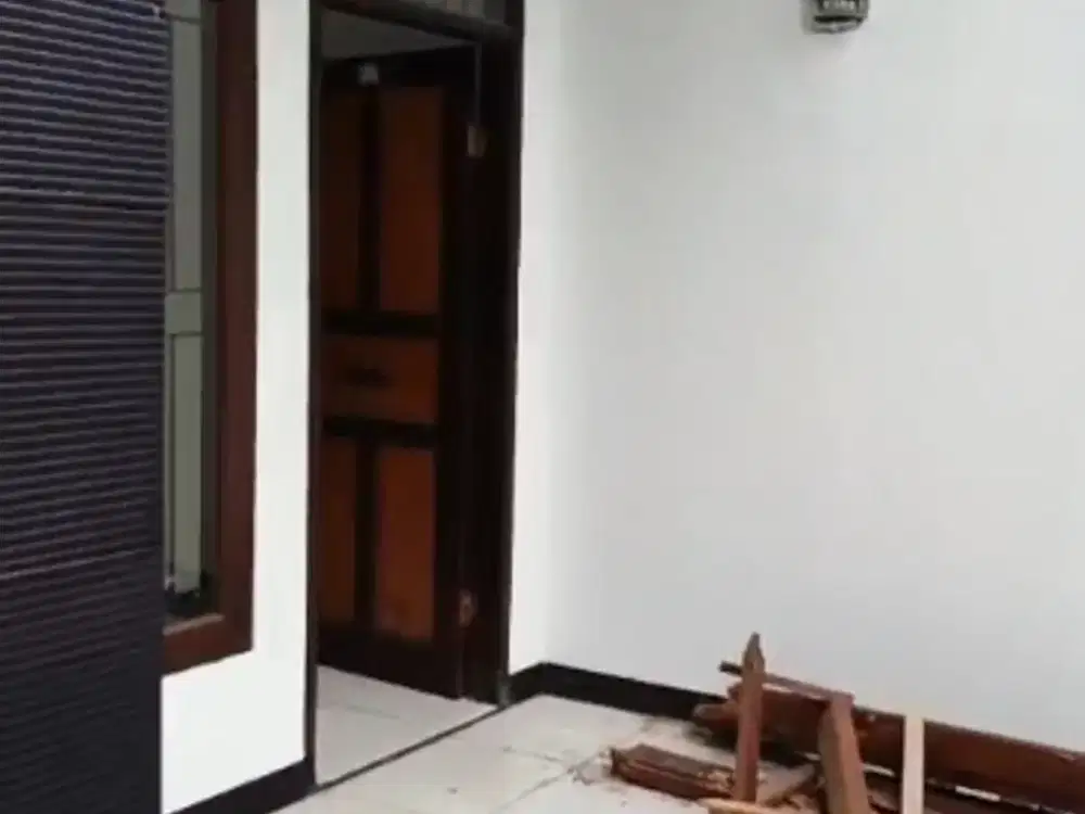 Disewakan Rumah plus Toko di jln Utama Gunung Batu