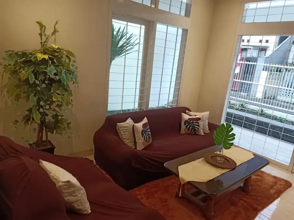 Dijual Rumah Bagus Semi Furnished Strategis di Pusat Kota Bandung