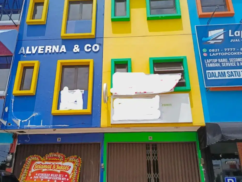 RUKO 3 1/2 LANTAI STRATEGIS PINGGIR JALAN RAYA KEMANGGISAN SLIPI JAKARTA BARAT