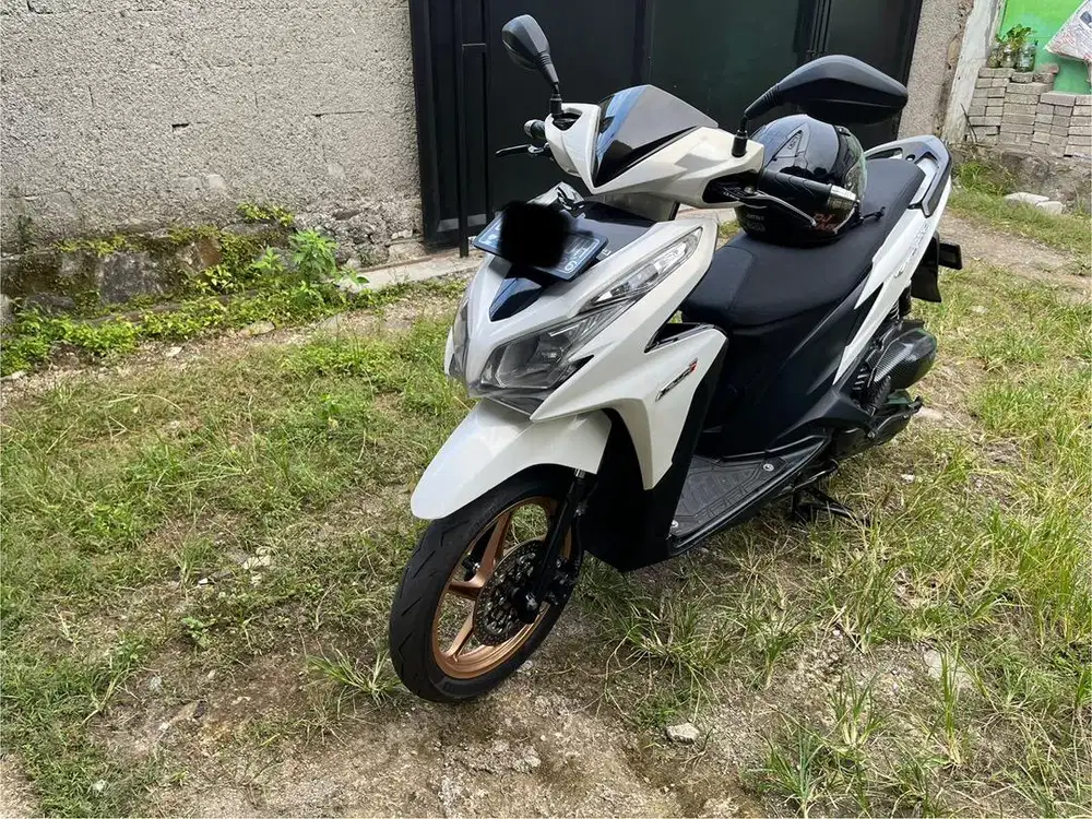 Vario kZR 125cc putih