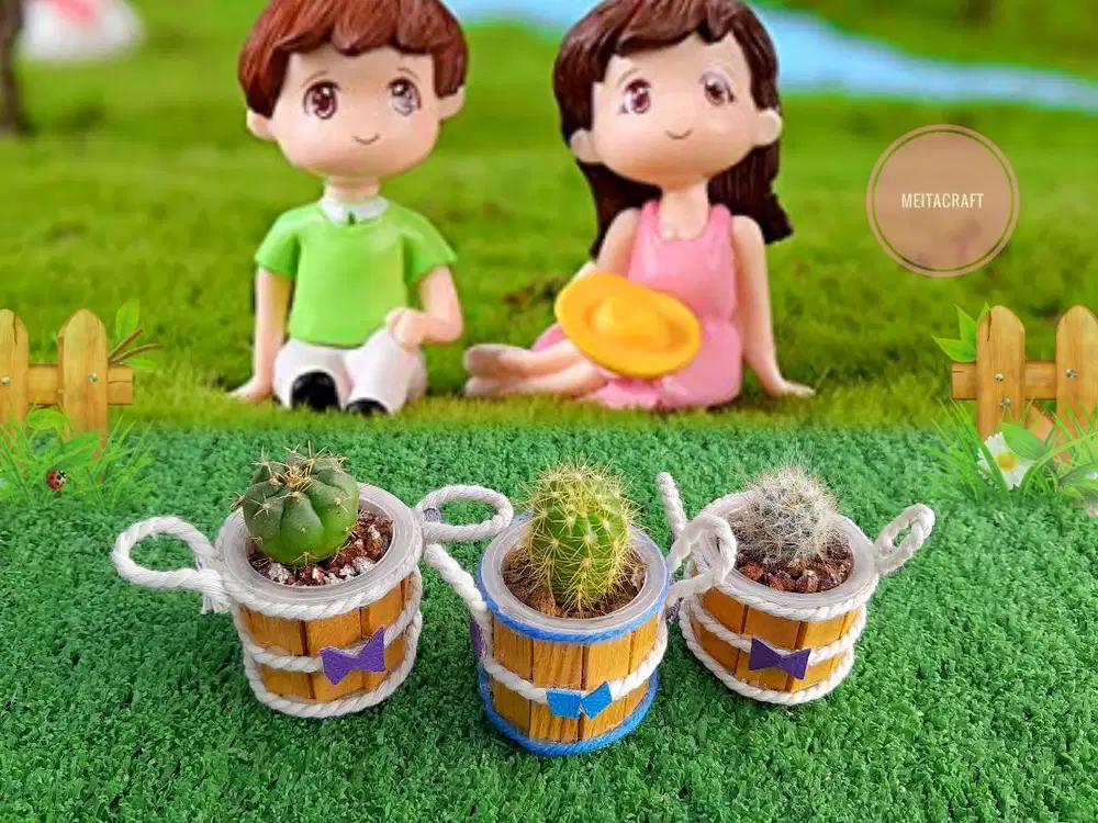 Kaktus Mini dengan Pot Model Barel Kayu