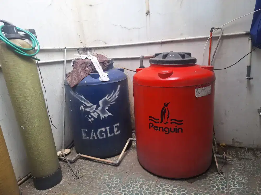 Dijual 1 toren BIRU eagle 520 liter kondisi sangat bagus
