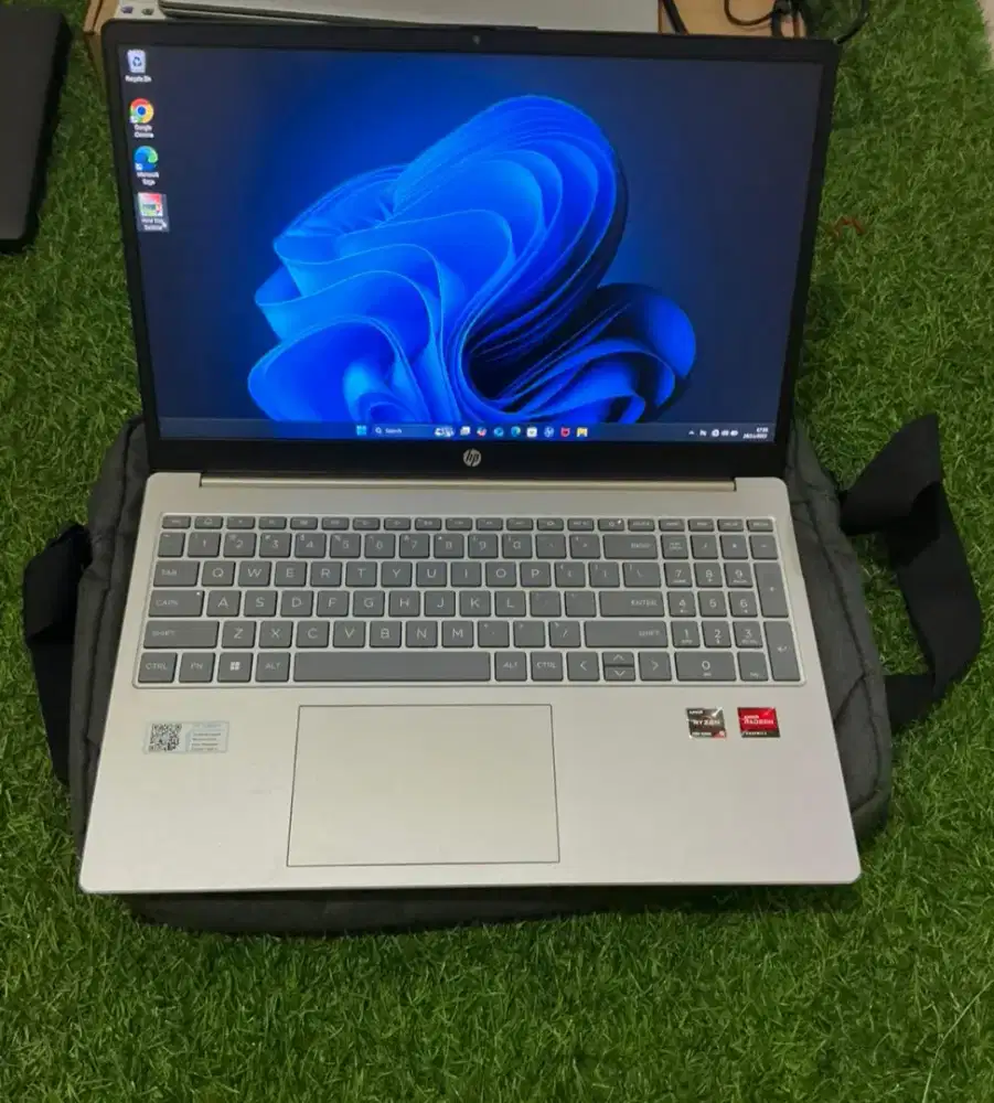 HP 15s Ryzen 7 5730 16/512