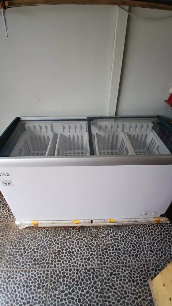 Di jual frezezer merek gea 450L