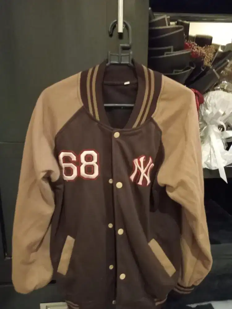 -preloved brown varsity (shopee)