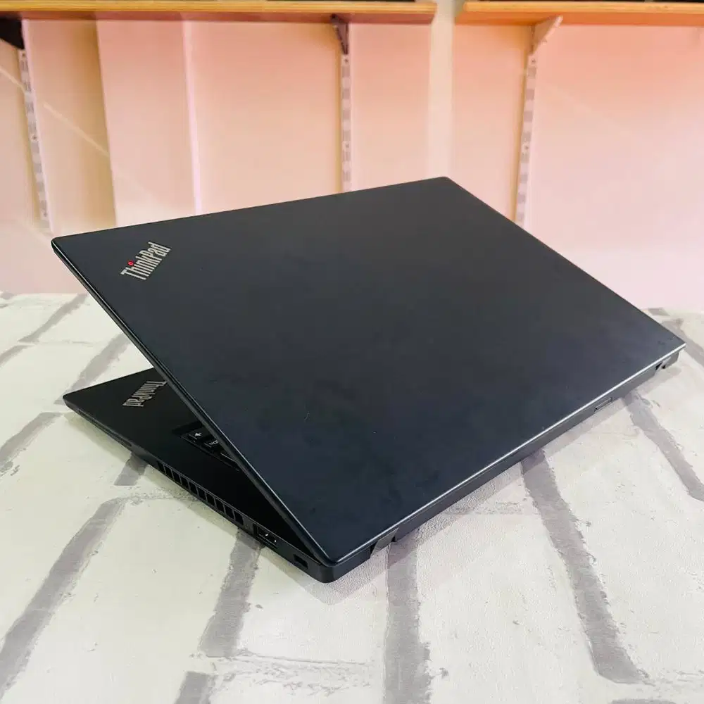 LAPTOP LENOVO THINKPAD X13 // RAM 8GB // SSD 256GB
