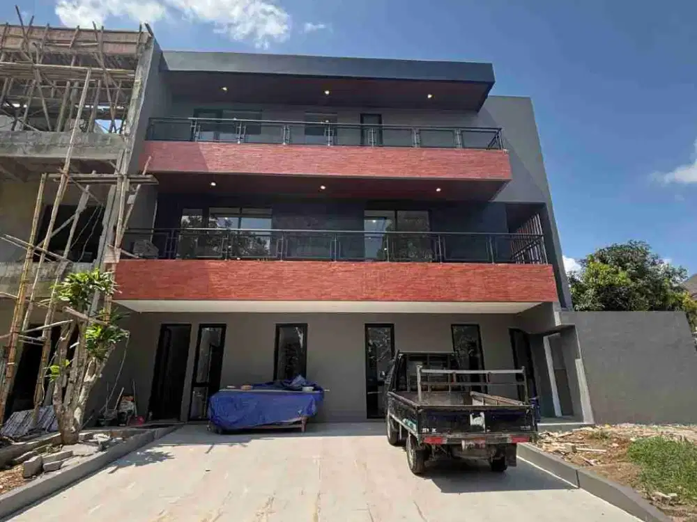 Dijual Rumah Brand New Depan Sport Lounge Cluster Sutera Feronia Park - Alam Sutera Tangerang