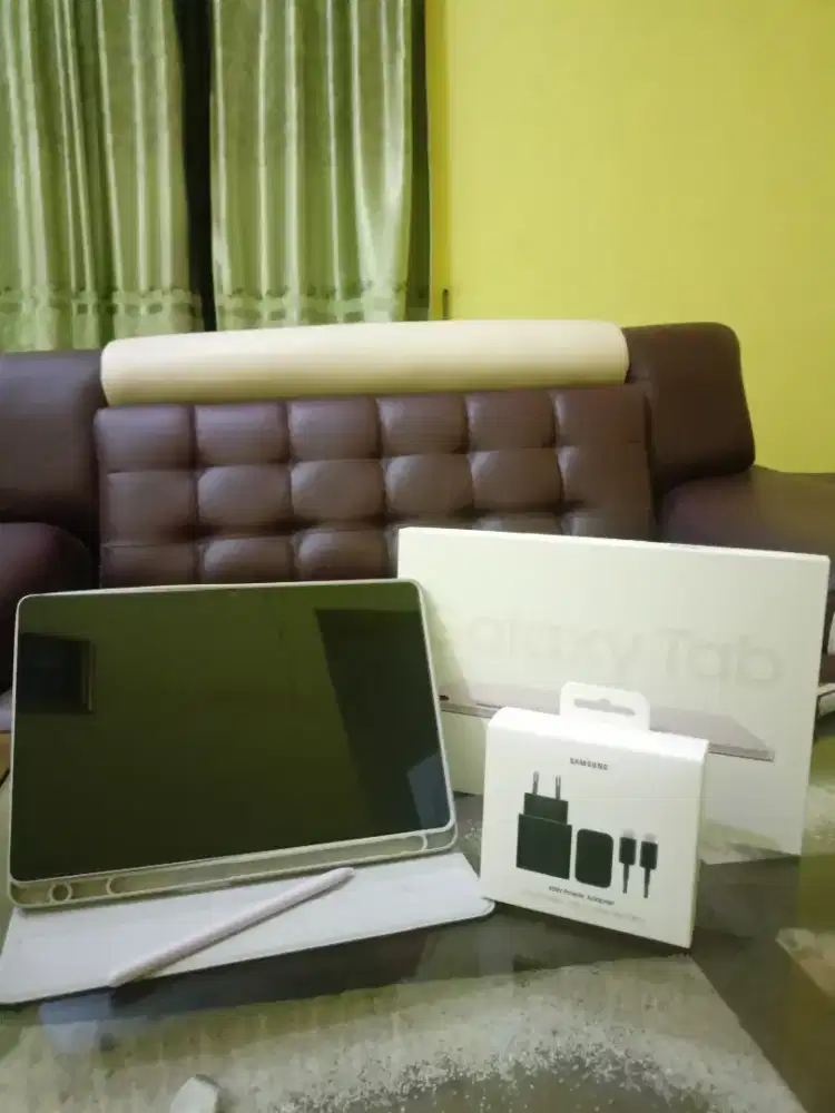 Samsung Galaxy Tab S9 FE 5G (wifi & SIM Card)