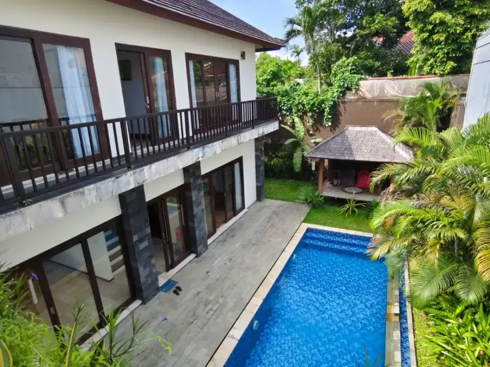 villa cantik di ungasan, dekat pantai, kompleks villa, view patung GWK