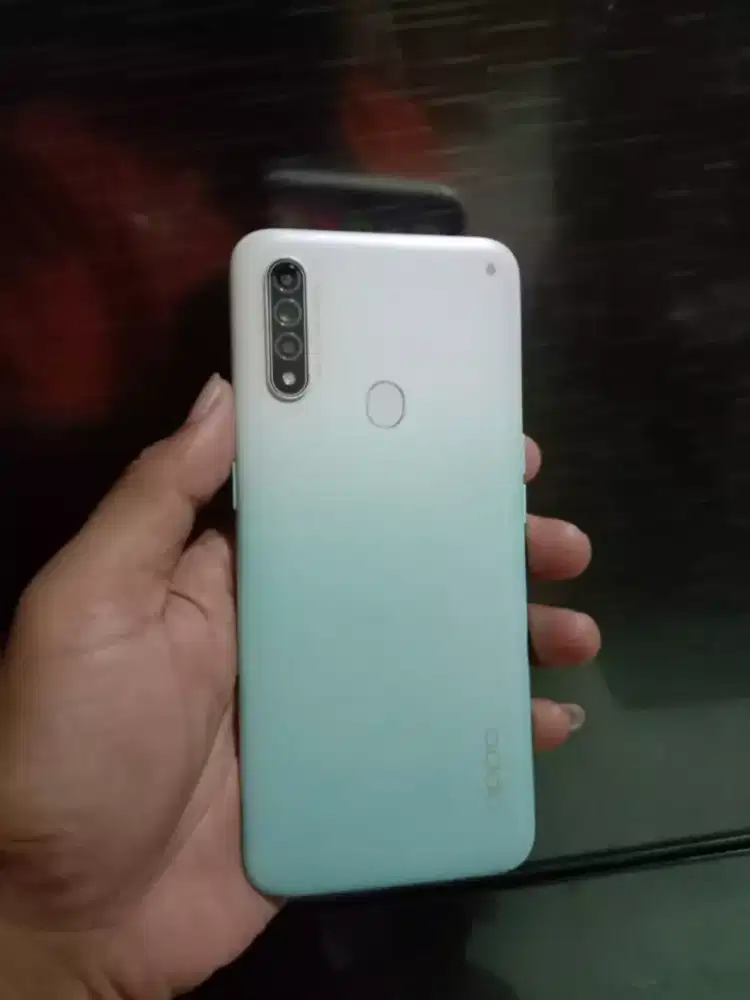 Oppo A31 ram 4 int 128