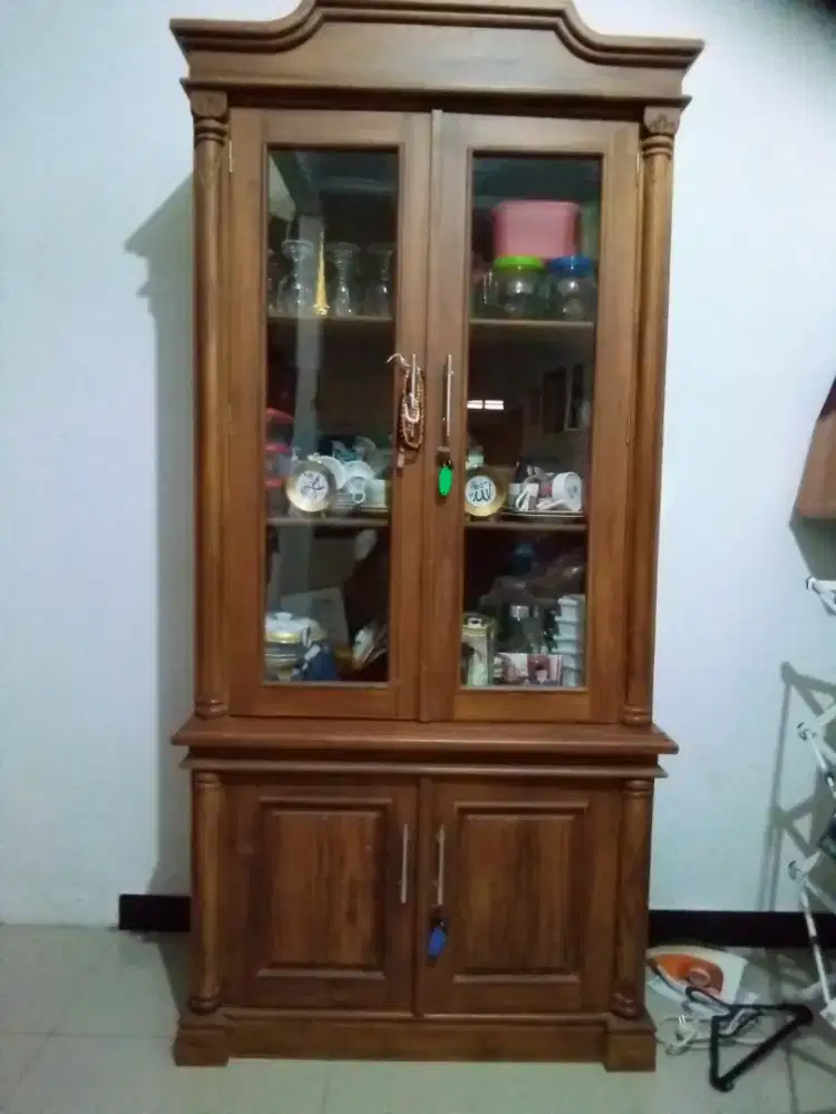 Lemari hias kayujati mulus uk tinggi 200cm x lebar muka 90cm x  40cm