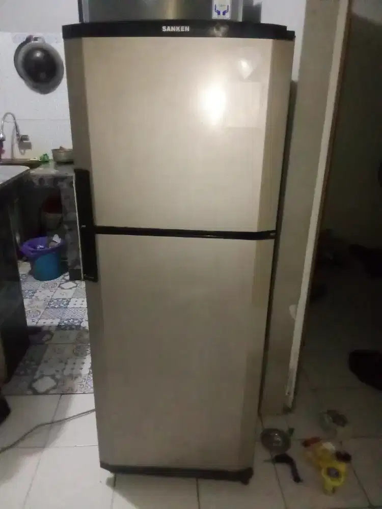 KULKAS SANKEN 2 PINTU
