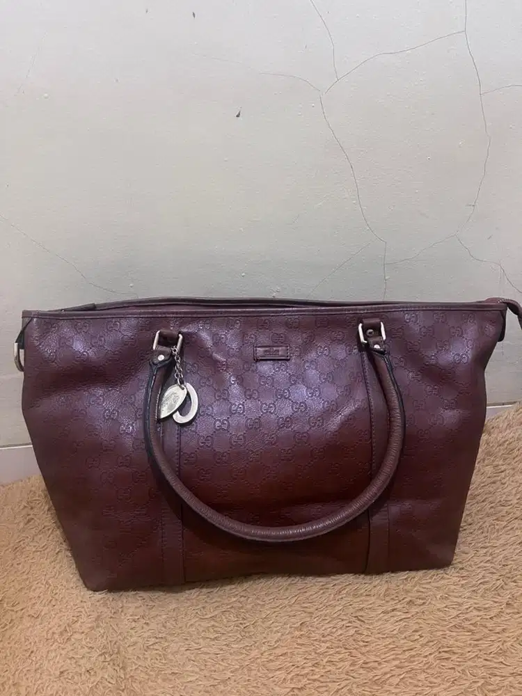 Tas Minggat coklat. Area Tangsel