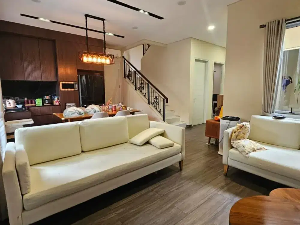 Dijual Full Renovasi Hadap  Selatan, Cluster Frangipani De Park BSD City, Tangerangg Selatan