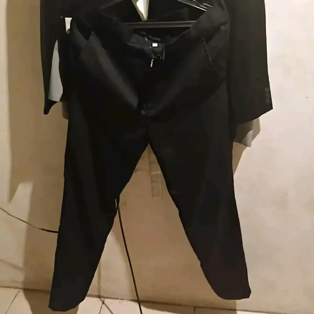 Celana hitam bahan formal