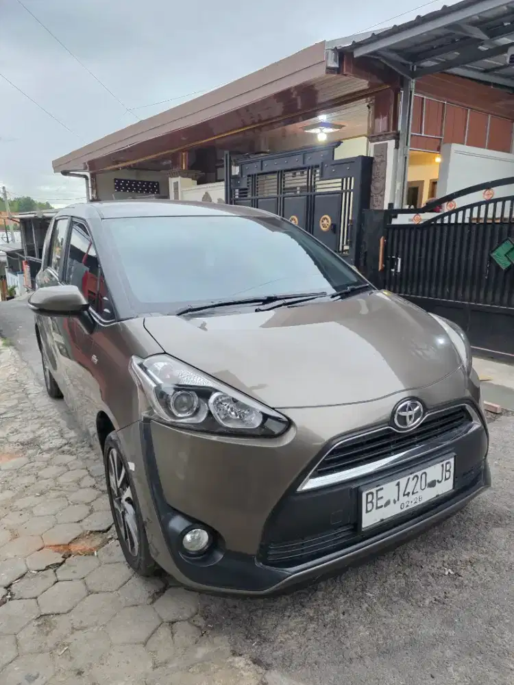 Sienta v metic super