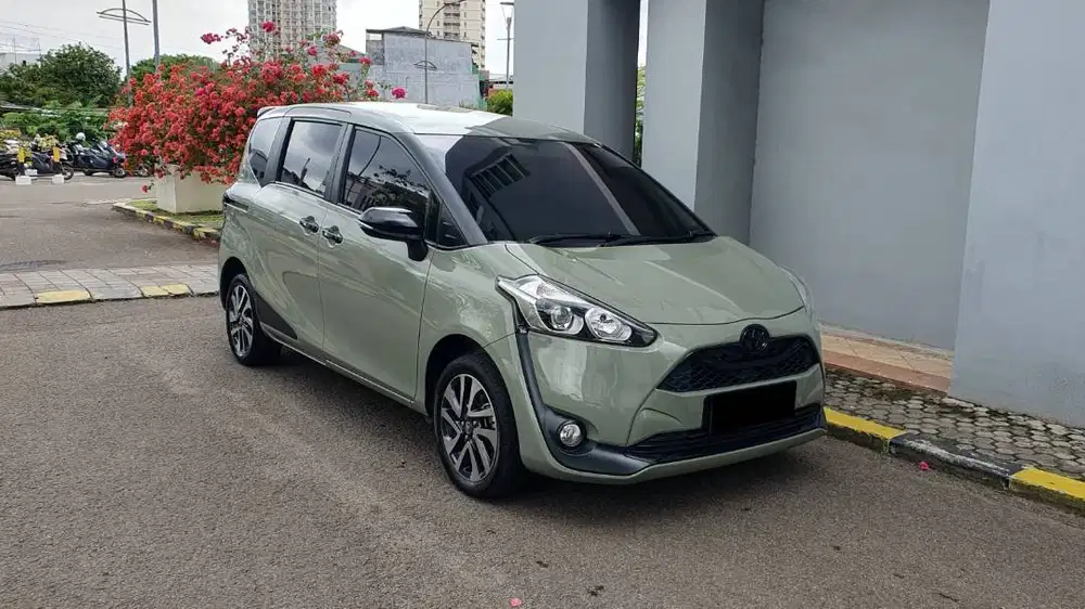 [ GARANSI 5TH ] Toyota Sienta V CVT Welcab AT 2021/2022