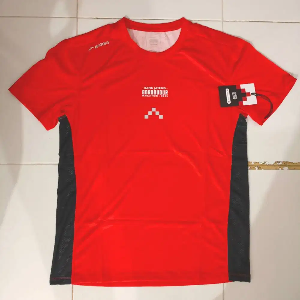 DIJUAL JERSEY BOROBUDUR MARATHON 2025 size L