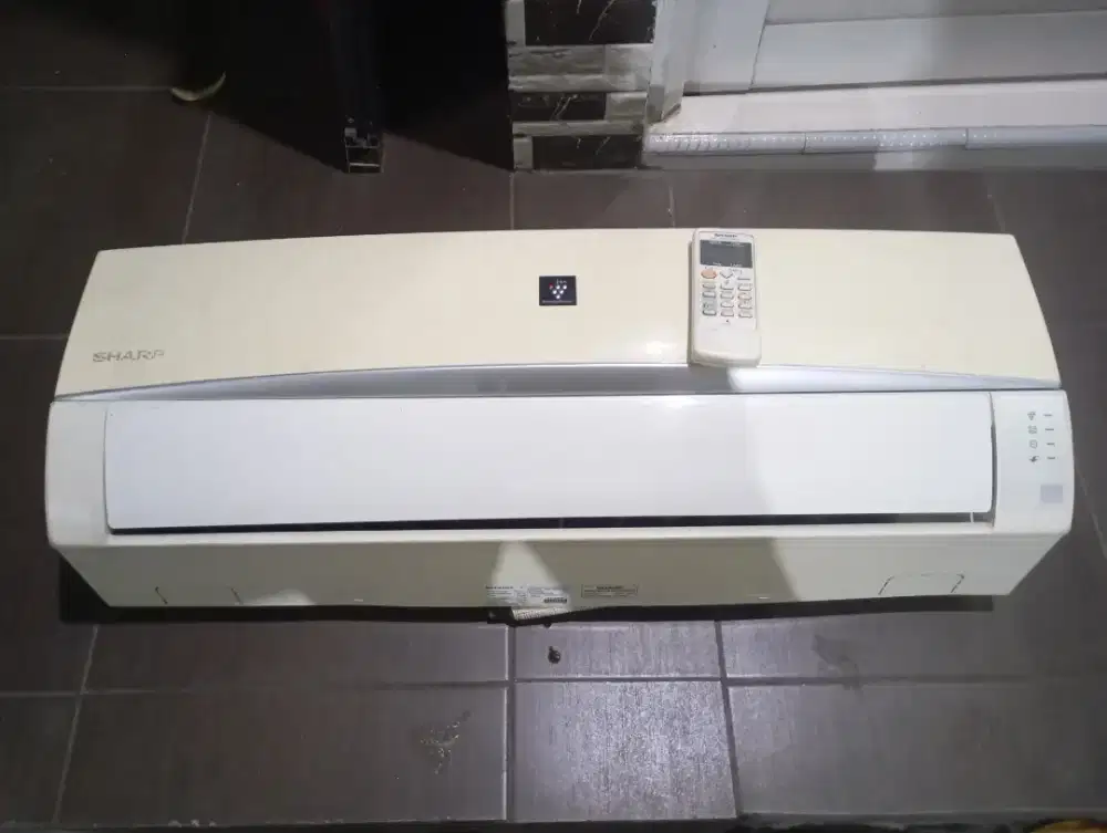 Indoor Ac Sharp 1/2 pk R22