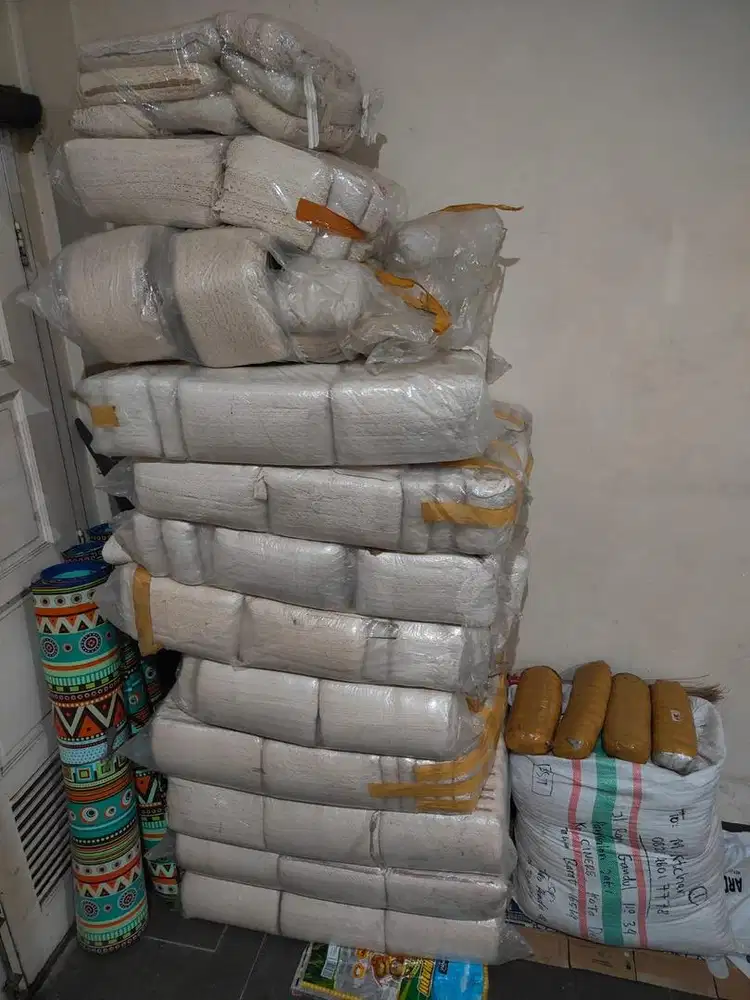 Renda Rajut 5cm warna coklat susu dan Broken White 10 bal