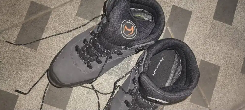 GRATIS! Sepatu Hiking Mokzhaware